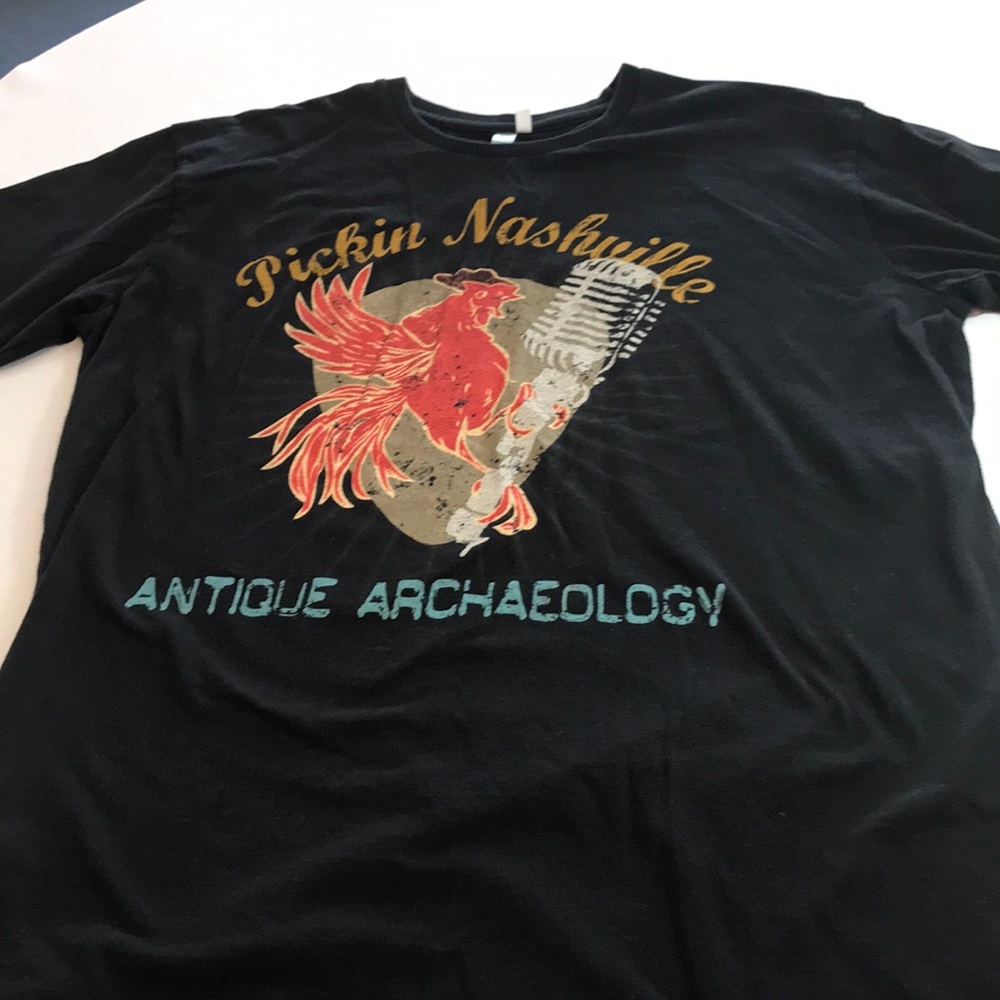 Antique Archaeology t shirt size large